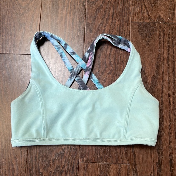 ivivva size 6 Childrens light blue & tie dye reversible sports bra 12.5” across - Picture 4 of 4